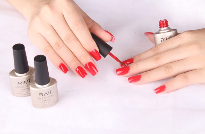 NAIL POLISH AND NAIL HACKS EVERY GIRL SHOULD KNOW