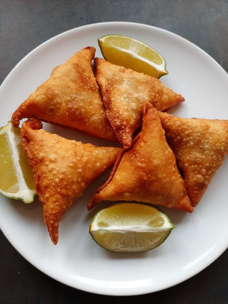 TASTY HOMEMADE BEEF SAMOSAS