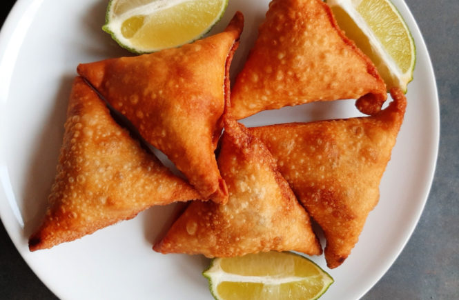 TASTY HOMEMADE BEEF SAMOSAS