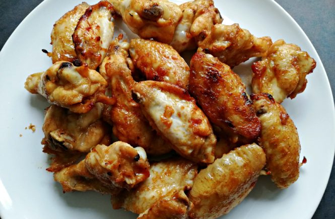 EASY ORANGE GLAZED & STICKY OVEN BAKED CHICKEN WINGS