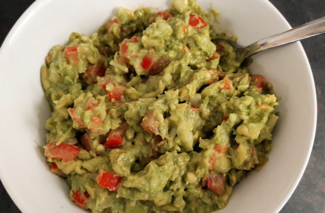 SIMPLE FRESH HOMEMADE GUACAMOLE